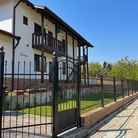 Villa Medi Boutique Saparewa Banja Exterior foto